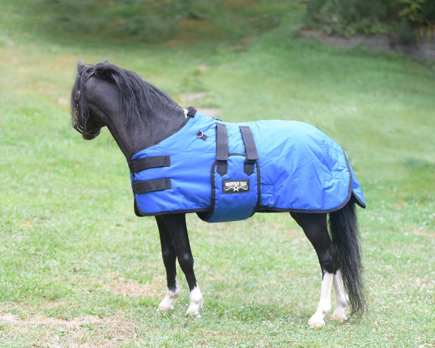Waterproof Winter Blanket by Mountain Tack