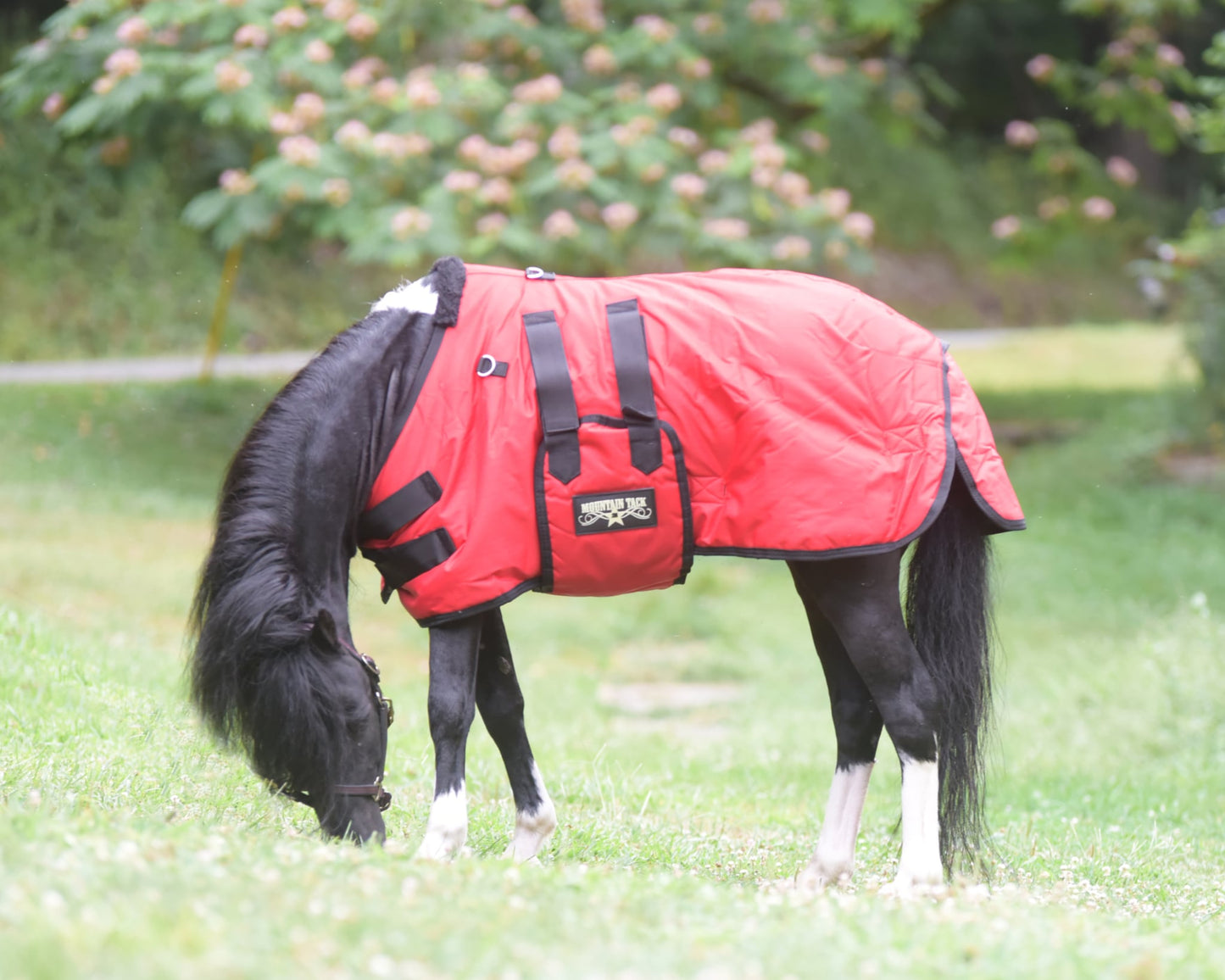 Waterproof Winter Blanket by Mountain Tack