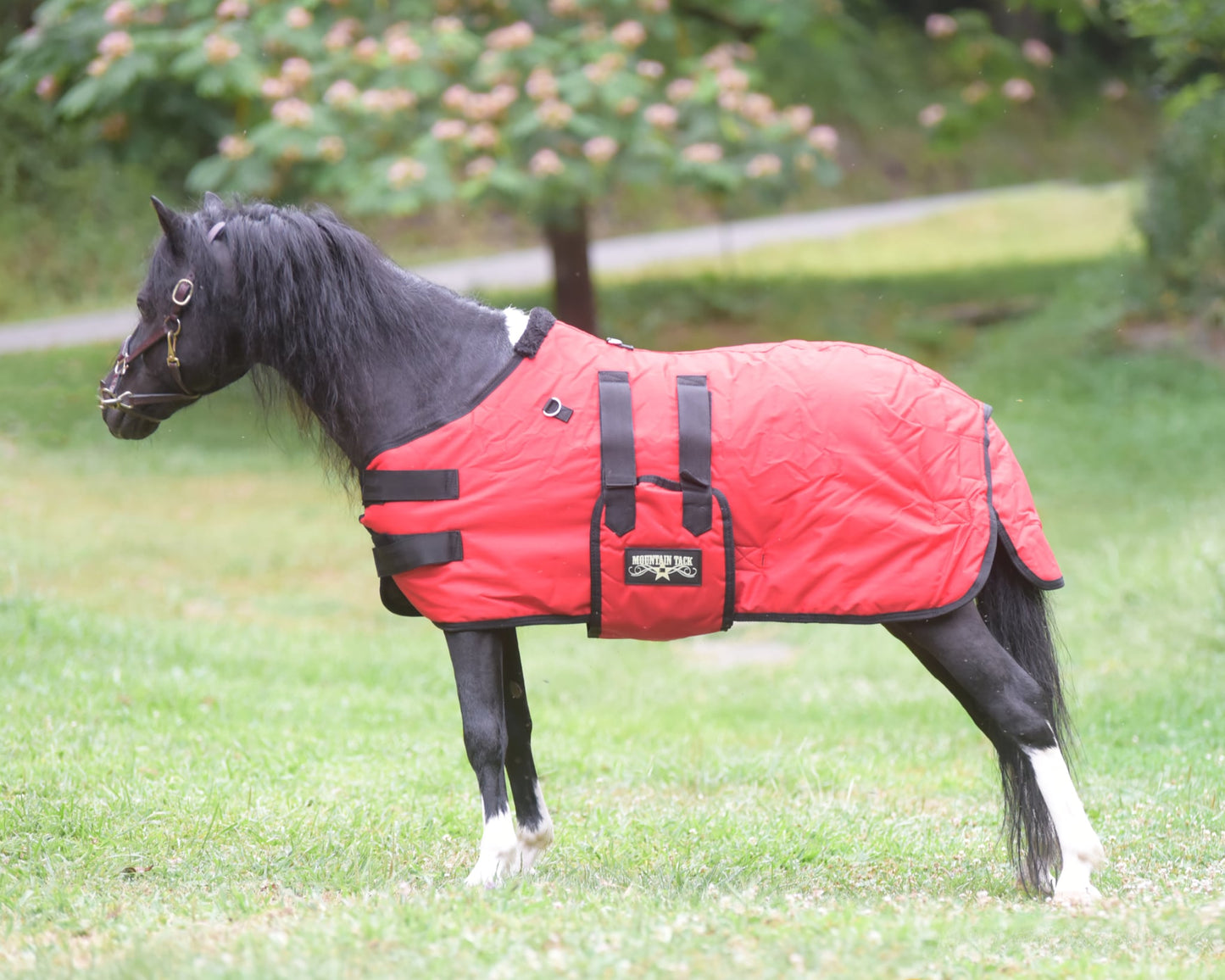 Waterproof Winter Blanket by Mountain Tack