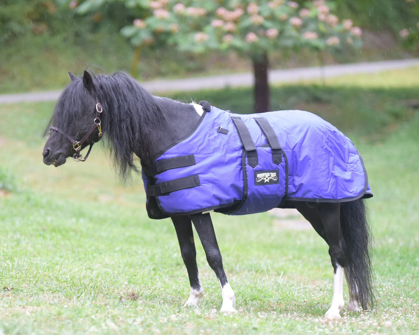 Waterproof Winter Blanket by Mountain Tack